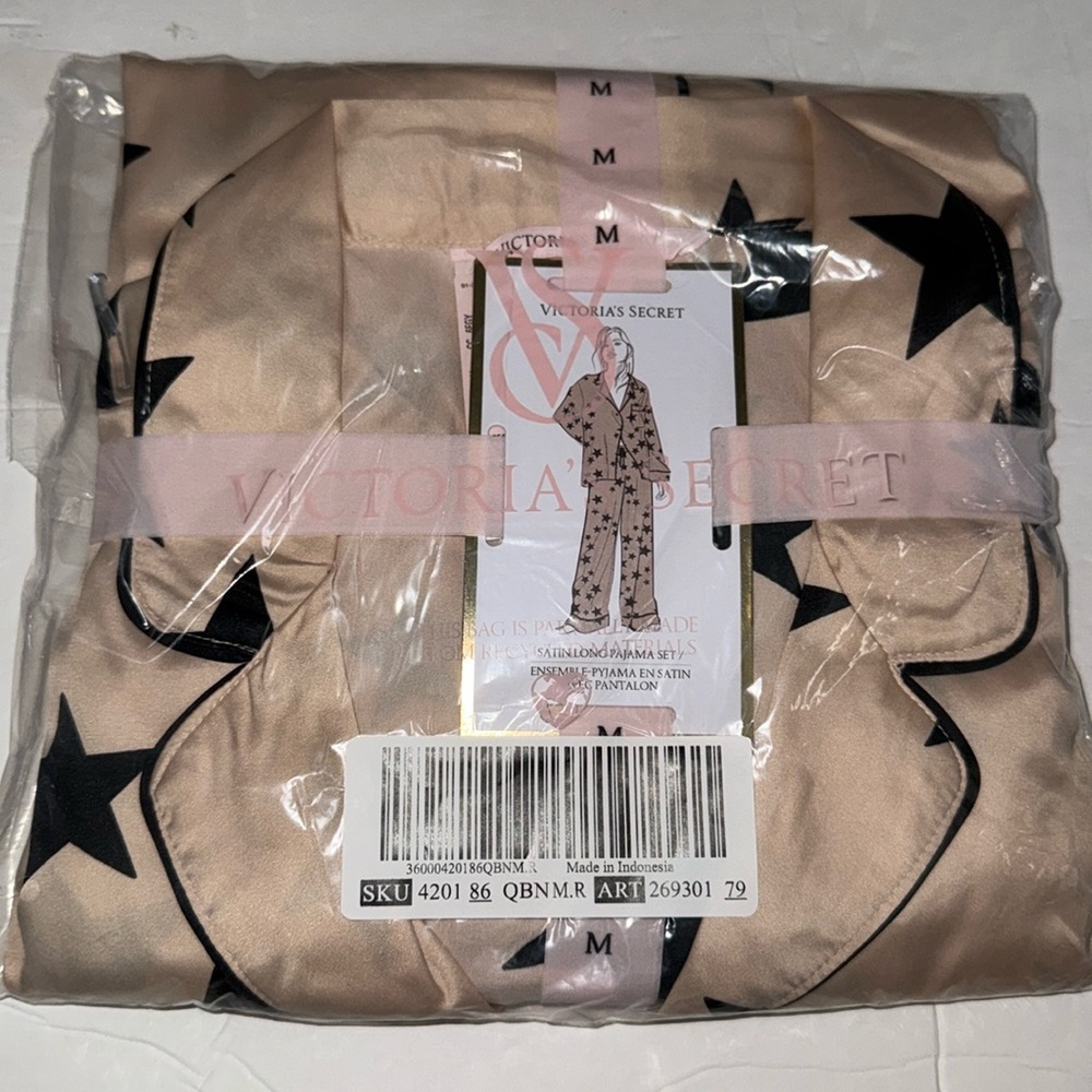 New Victoria's Secret Satin Pajama Set Cream with All-over Black Stars Size M